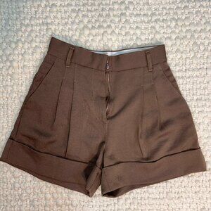 ARITZIA classy high rise pleated shorts